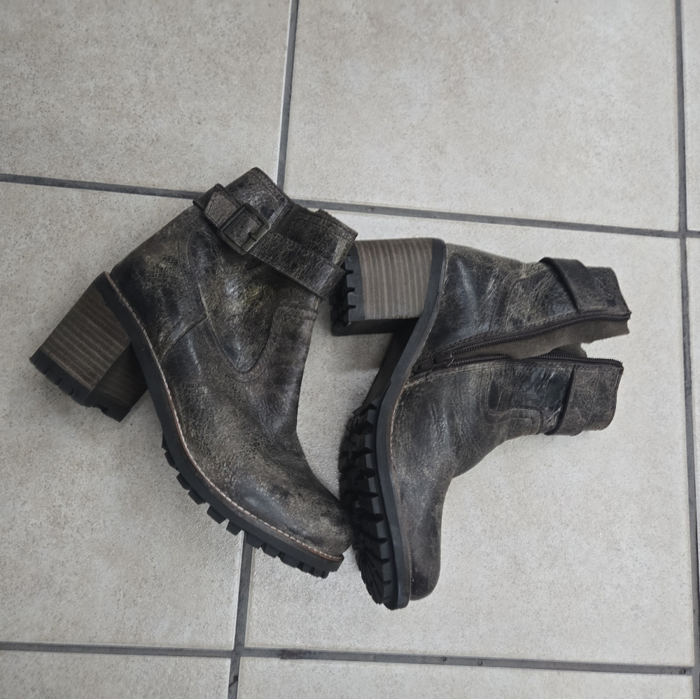 Diba true Craze Hot boots size 8. No flaws. Like New - Picture 7 of 15